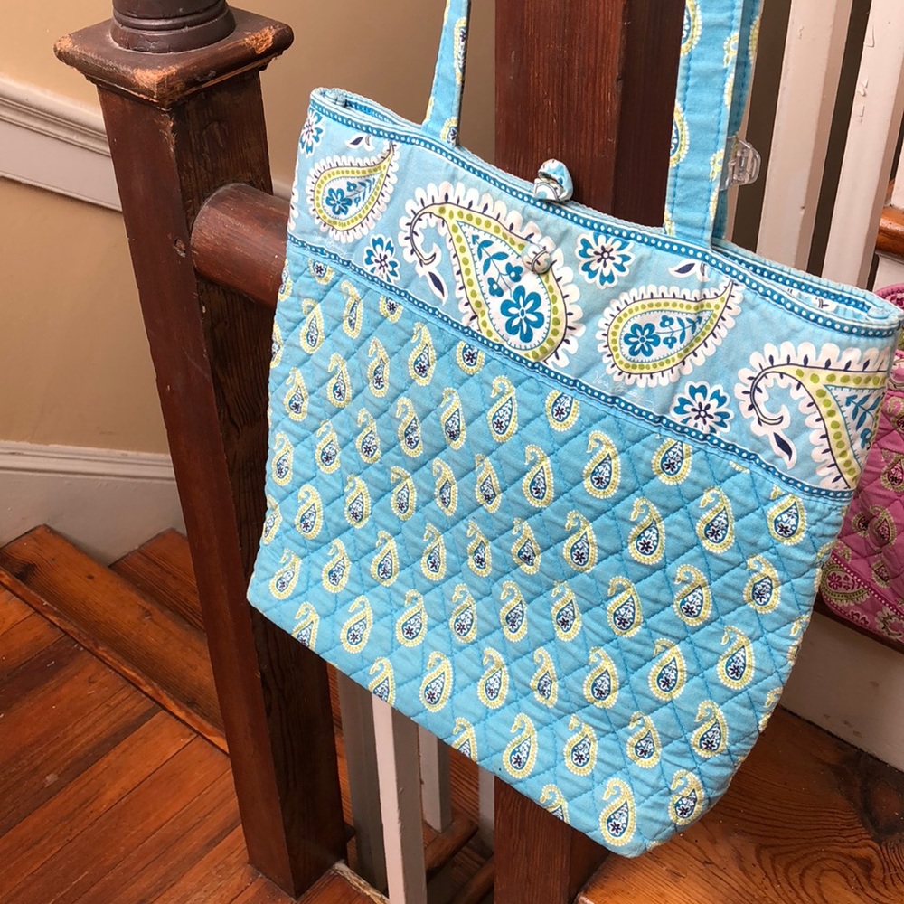 Vera Bradley tote in retired Blue Bermuda print